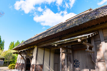 秋　みちのく湖畔公園　紅葉とコキアと古民家
