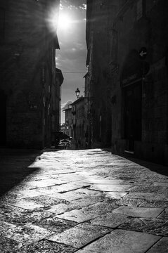 Gasse in Voltera, Voltera, Toskana, Italien