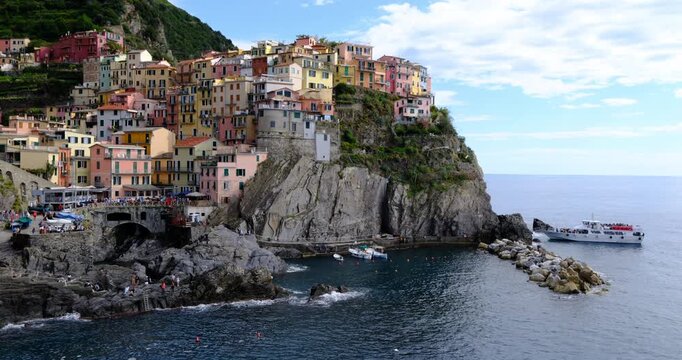 colorful coastal village Manarola in Cinque Terre, Italy