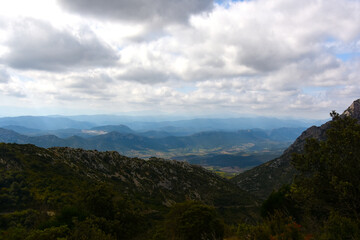 Vue sur la vall&eacute;e de l'Agly