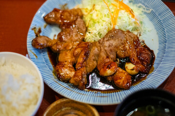 トンテキ定食