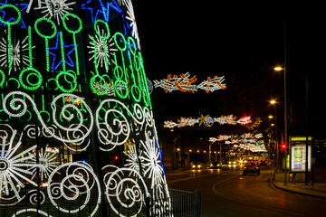 Iluminación de Navidad en la Ciudad de Albacete, Castilla La Mancha, España. Árbol de Navidad...