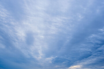  秋の空に雲が広がる09