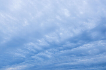  秋の空に雲が広がる05