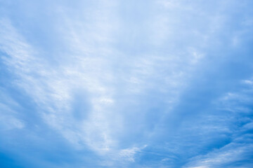  秋の空に雲が広がる07