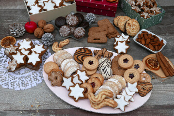 Large selection of Christmas cookies for the Advent and Christmas season.
