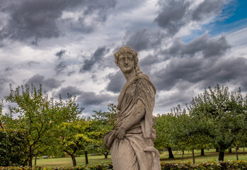 Statue einer griechischen Göttin im Bayreuther Hofgarten