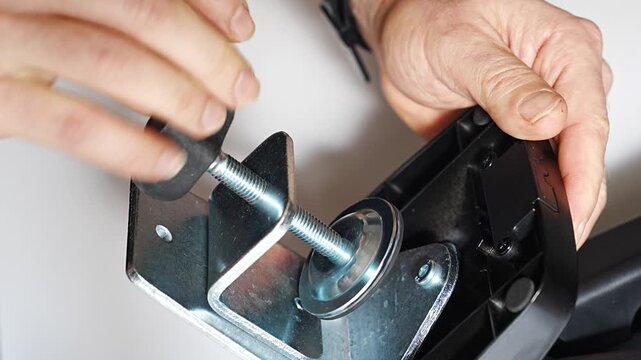 Installing a mounting bracket for secure support