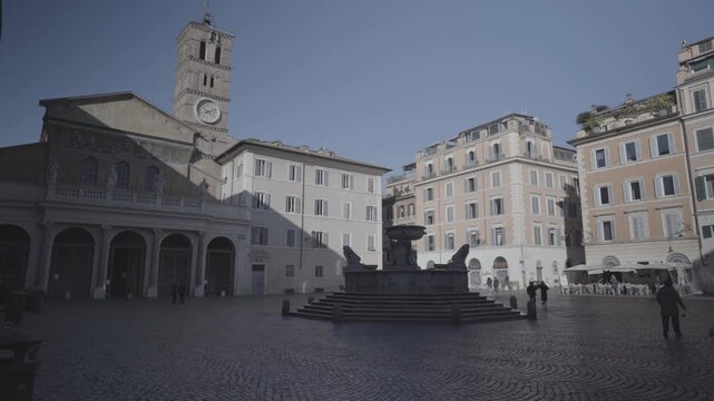 Piazza di Santa Maria in Trastevere, Chiesa, Trastevere Roma - Italia