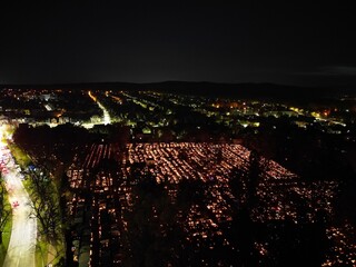 Cmentarz Stary - Kielce - Polska - cmentarz w dniu Wszystkich Świętych nagrany dronem