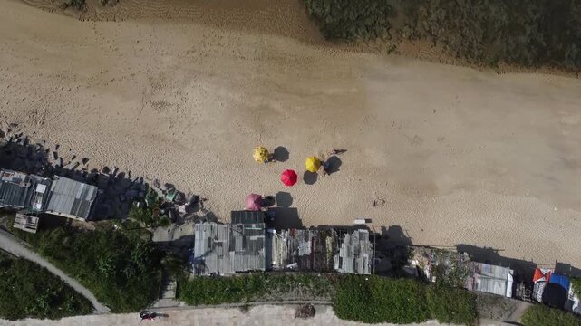 Imagens a&eacute;reas captadas por drone da Praia do Pocinho, uma praia pouco conhecida no litoral leste de Fortaleza, Cear&aacute;.