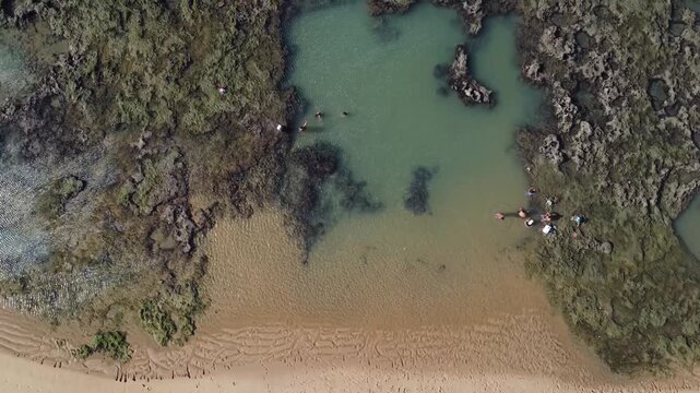 Imagens a&eacute;reas captadas por drone da Praia do Pocinho, uma praia pouco conhecida no litoral leste de Fortaleza, Cear&aacute;.