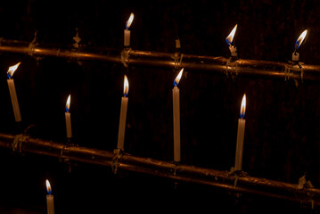 It is considered the largest cemetery in Japan, with more than two hundred thousand graves and memorial monuments. It is located on the sacred Mt. Koya and is immersed in a forest of tall conifers.