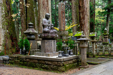 It is considered the largest cemetery in Japan, with more than two hundred thousand graves and memorial monuments. It is located on the sacred Mt. Koya and is immersed in a forest of tall conifers.
