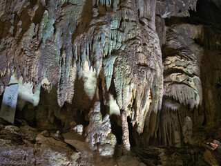 鍾乳洞