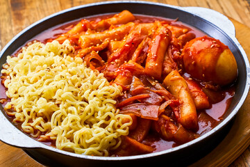 Korean Chili Rice Cake Instant Noodles