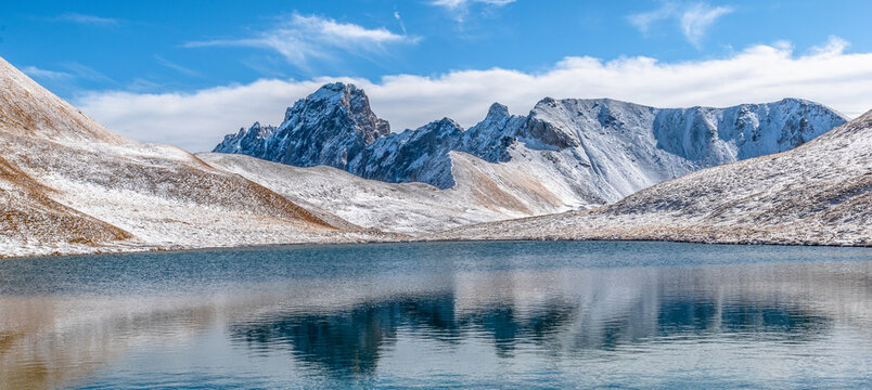 Ai piedi del Monte Oronaye, nella bellissima valle dell&rsquo;Ubayette, il Lago della Reculaye