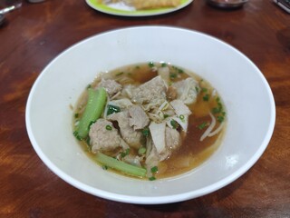Pork dumplings in clear soup