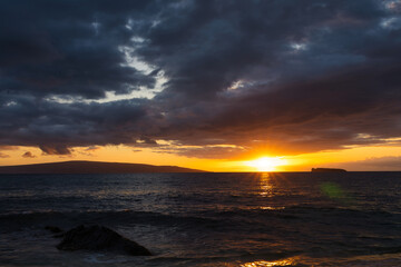 Farbenpracht zum Sonnenuntergang am Chang’s Beach, Oahu, Hawaii