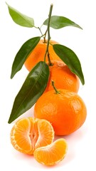 Fresh tangerines with leaves (1)