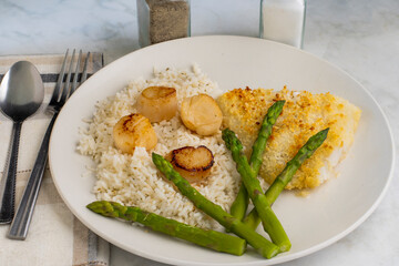 haddock with rice and scallops