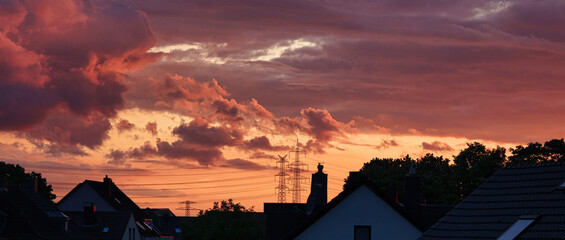 Dramatischer Wolken - Sonnenuntergang
