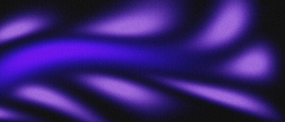 Obraz premium Abstract dark background with blue purple black grainy gradient glow and blurred noise texture for wide banner copy space