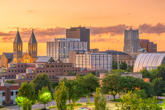 Akron, Ohio, USA downtown skyline at dusk. 722