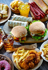 Foods enhancing the risk of cancer. Junk food