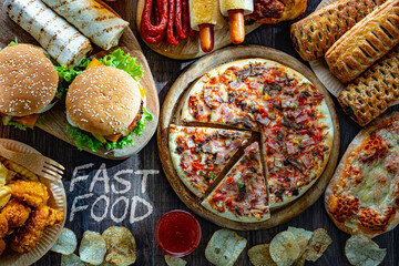 Foods enhancing the risk of cancer. Junk food