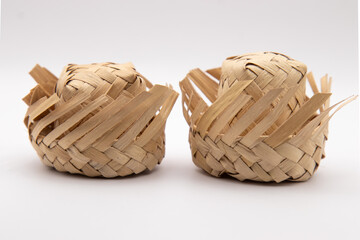 Chap&eacute;u de palha em miniatura. 