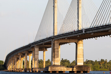 Infraestrutura de transporte – ponte estaiada de concreto