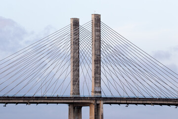 Infraestrutura de transporte – ponte estaiada de concreto