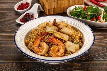 Vietnamese fried rice with prawn and squid Kom Ran