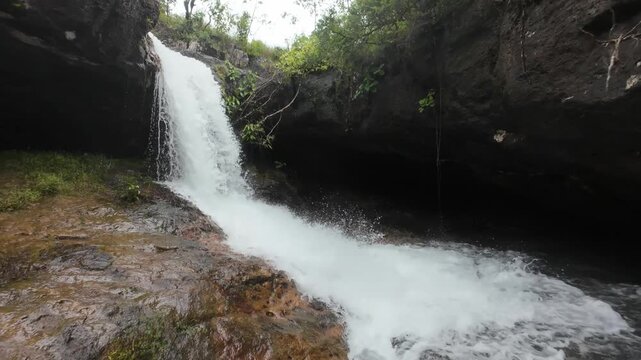 Cascada Cueva de los duendes