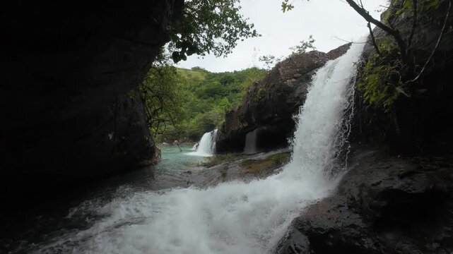 Cascada Cueva de los duendes