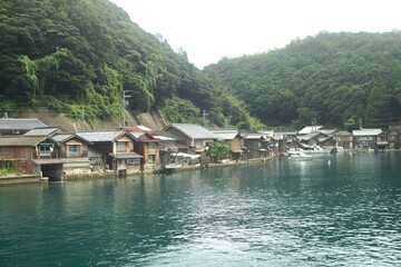 伊根の町並み（伊根湾クルーズから見た風景）