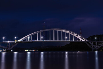 Fototapeta premium 夜の伊万里湾大橋