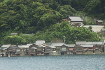 伊根の町並み（伊根湾クルーズから見た風景）