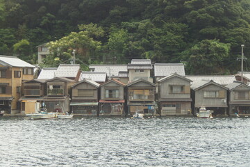 伊根の町並み（伊根湾クルーズから見た風景）