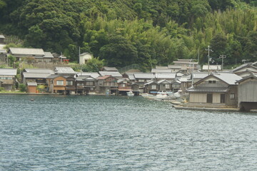 伊根の町並み（伊根湾クルーズから見た風景）