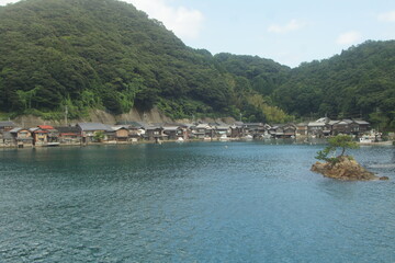伊根の町並み（伊根湾クルーズから見た風景）