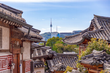 Obraz premium The most beautiful Viewpoint gyeongbokgung palace, panoramic, tourist attractions in the city park of seoul City, Asia business concept image,panoramic modern cityscape building in korea. 
