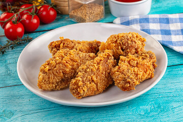 Golden crispy fried chicken wings