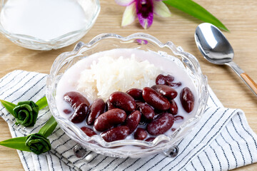 Sweet Sticky Rice with Red Bean in Coconut Milk