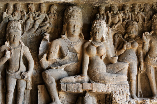 statue of shiva parvati