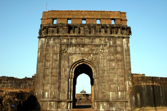 arch of shivaji fort
