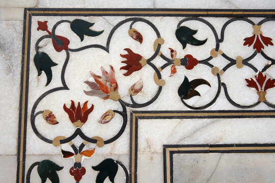 pietra dura in taj mahal in agra india