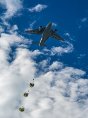 第1空挺団による空挺降下