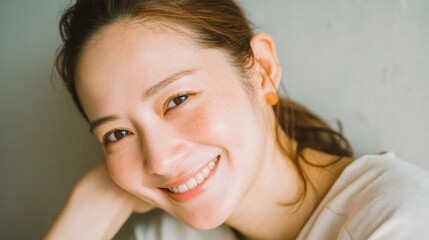 Bright portraits of smiling young women in natural light and casual style